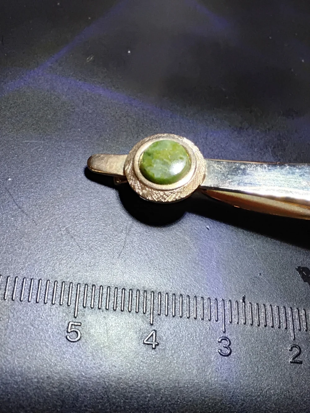 Art-Crest 14kt Gold Overlay Jade Stone Tie Clip and Mesh Cufflink Set